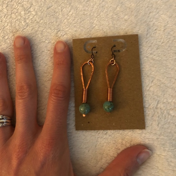 handmade copper turquoise dangle earrings - Picture 4 of 5
